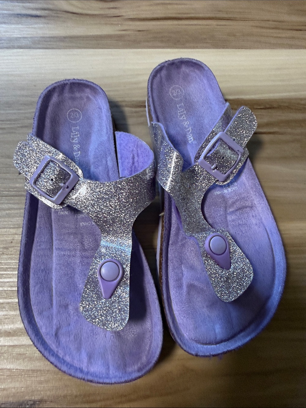 Lilac Glitter Thong Sandals with Adjustable Buckle
